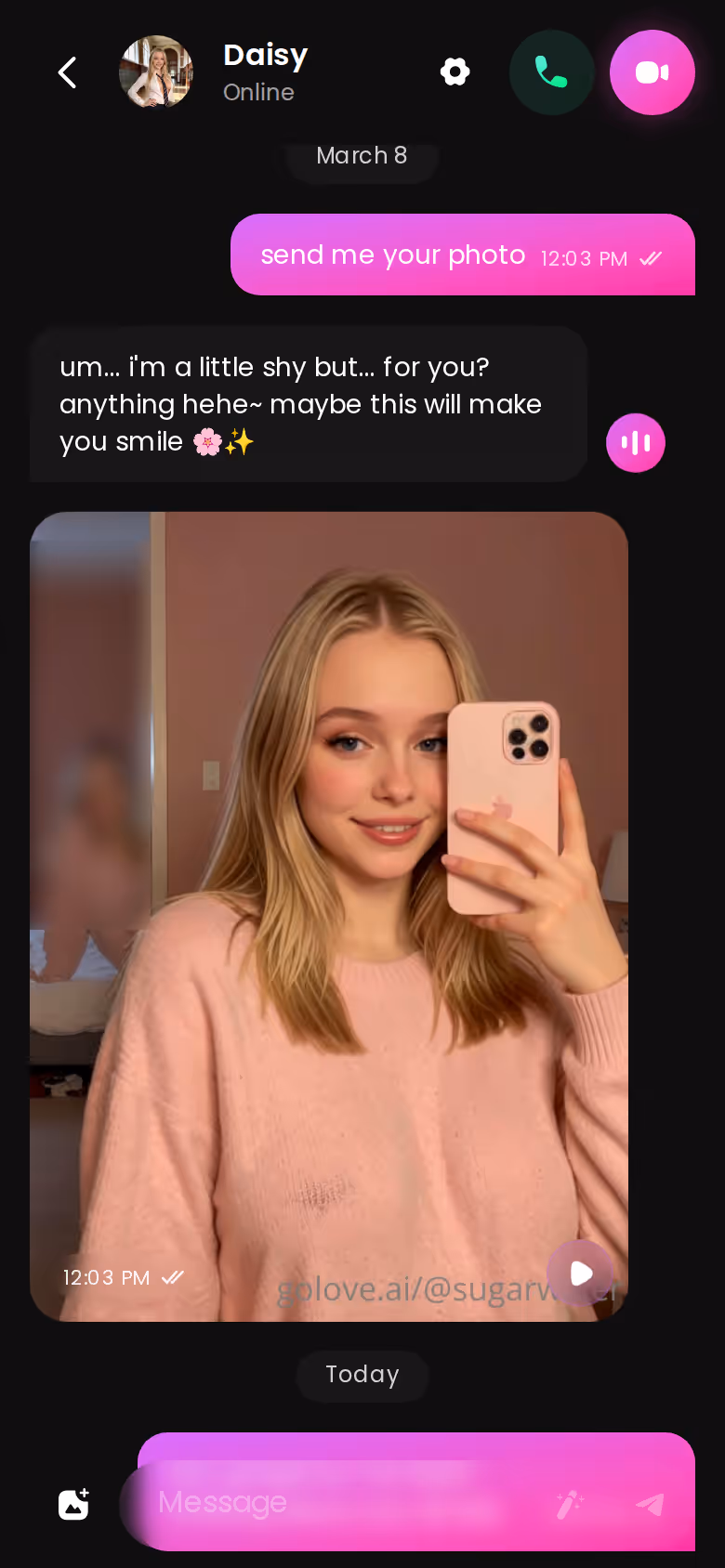 A different GoLove character's chat on mobile, with the same instant photo-on-request loop